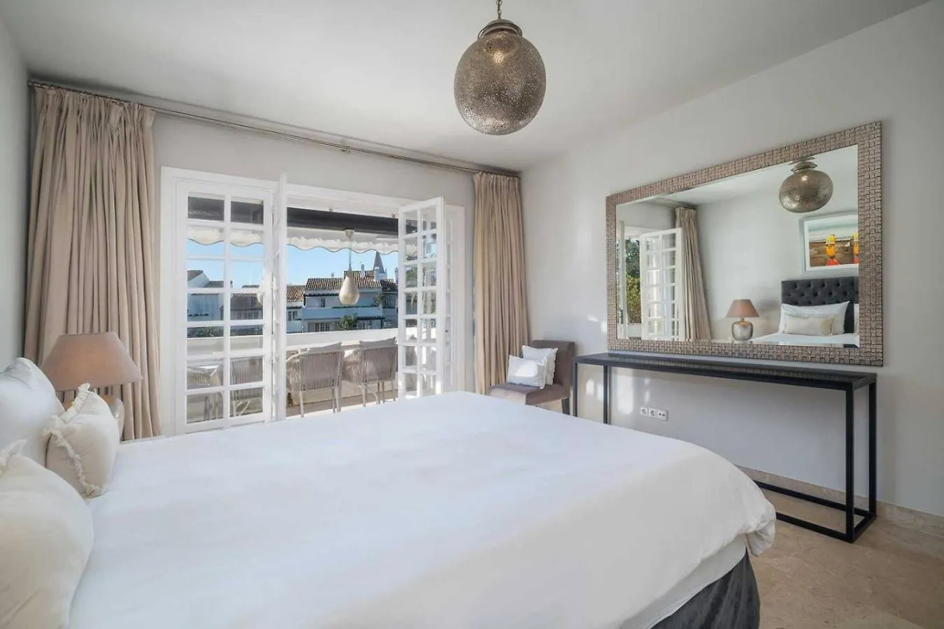 3 Bedroom Retreat Puente Romano Marbella Apartment