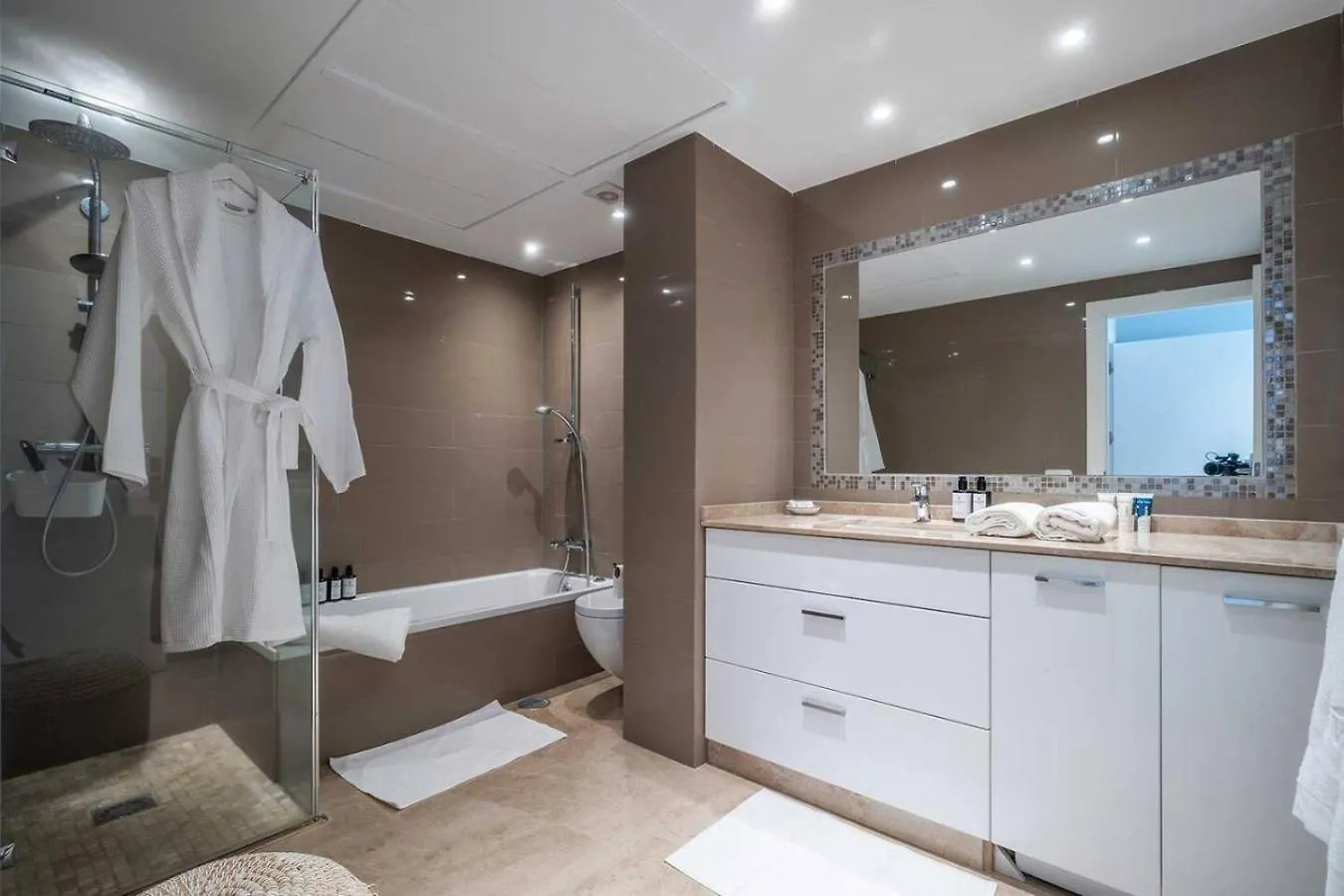 3 Bedroom Retreat Puente Romano Marbella Apartment