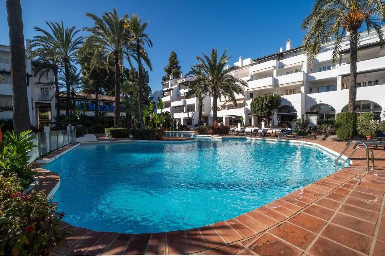 Apartment 3 Bedroom Retreat Puente Romano Marbella
